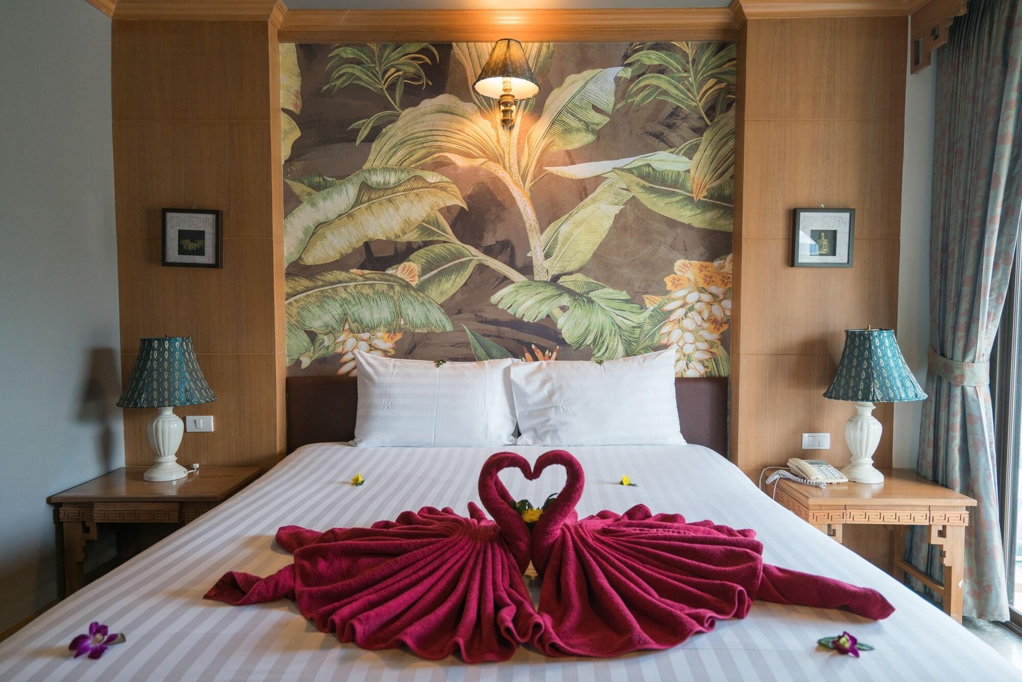 Minatale Phuket Hotel Patong Ngoại thất bức ảnh